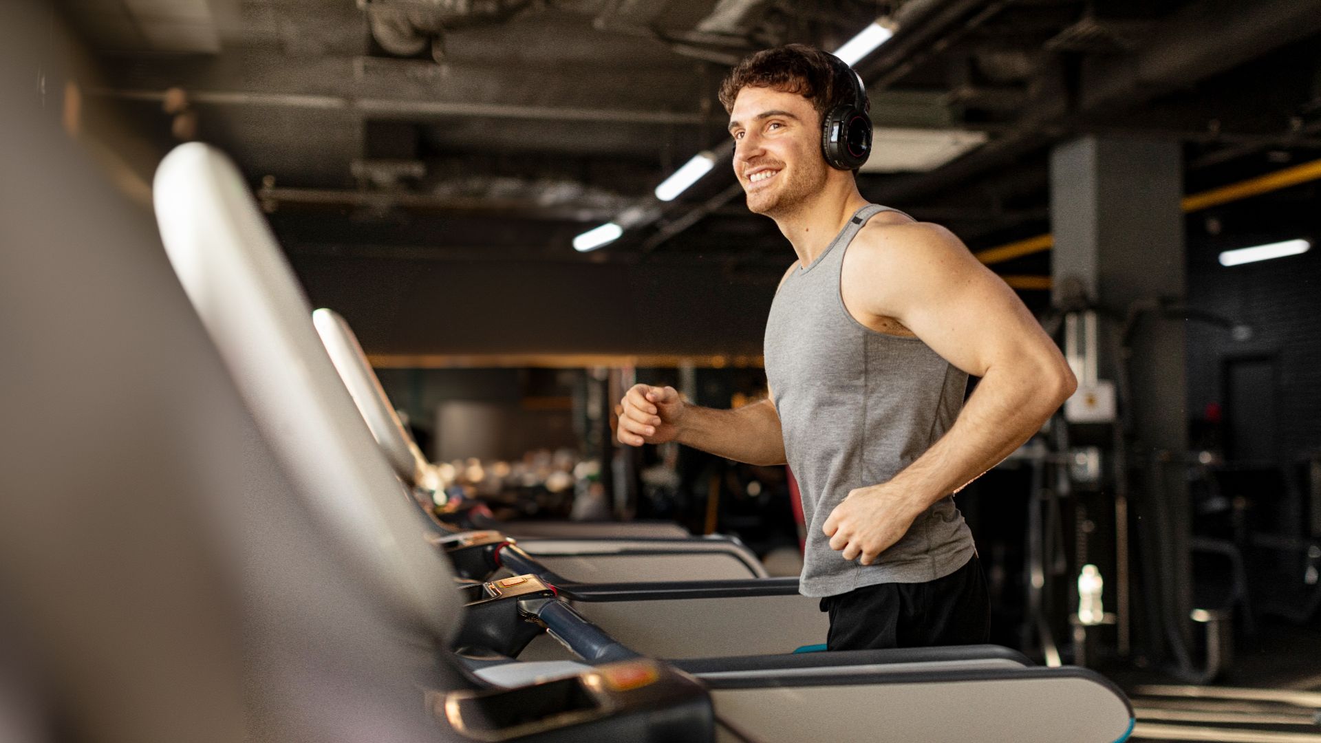 6.FITNESS-shutterstock_2498245195.jpg